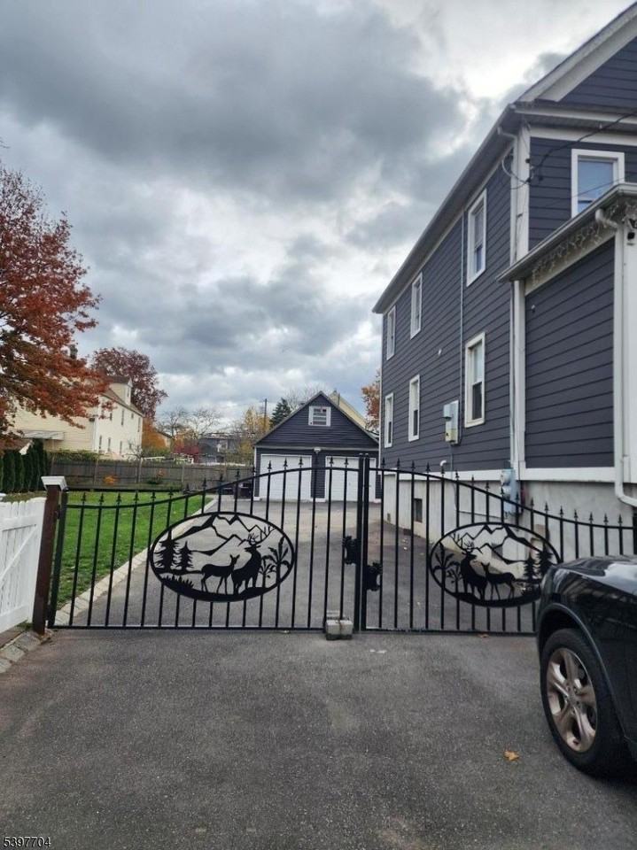 30 E 15th St - Photo 2 of 9