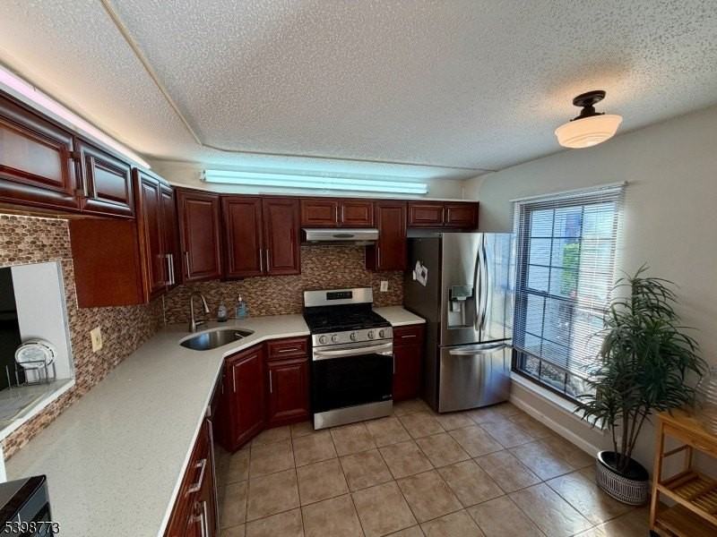 347 Bromley Pl - Photo 7 of 17