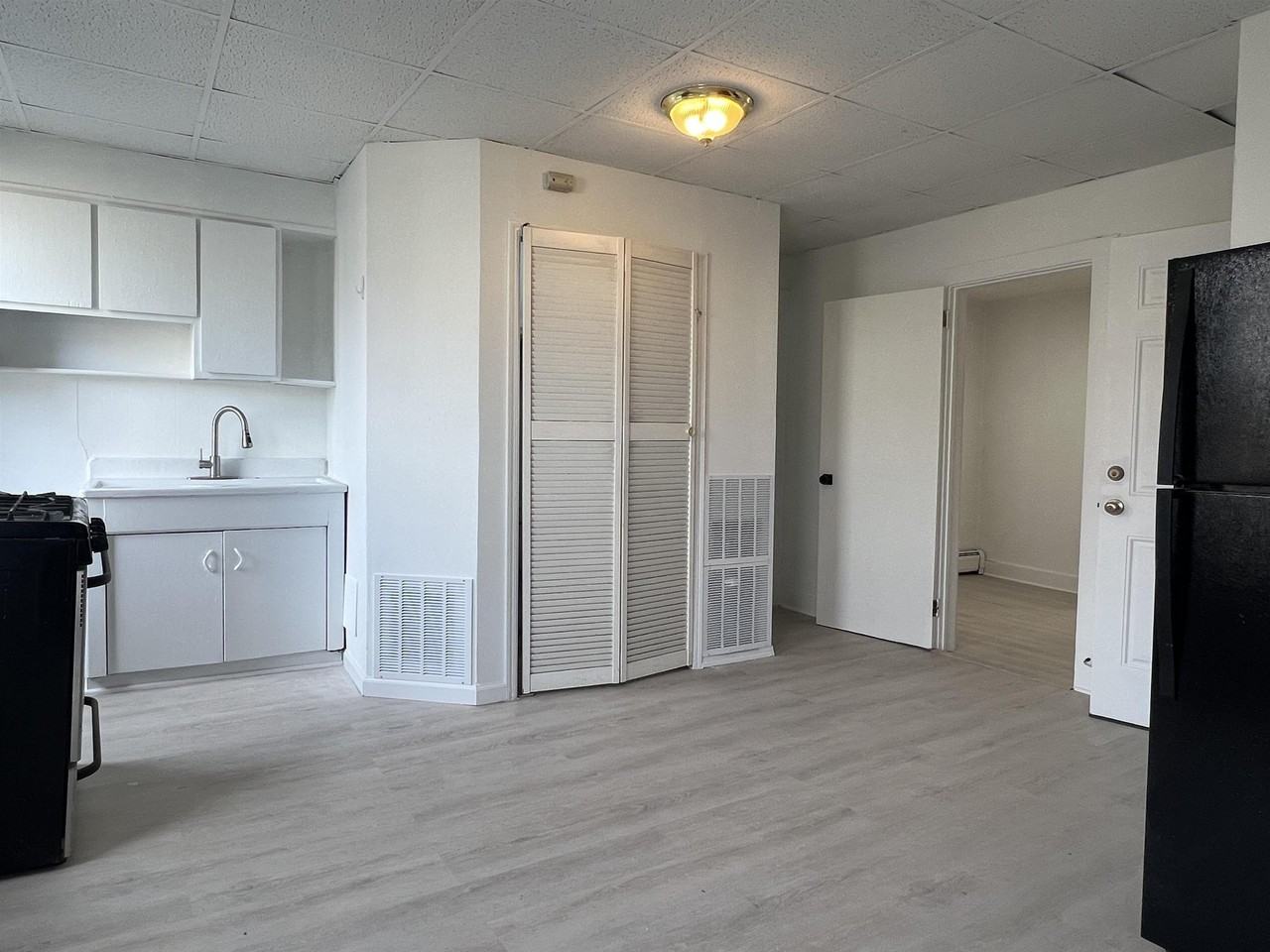 298 Newark Ave #2 - Photo 3 of 14