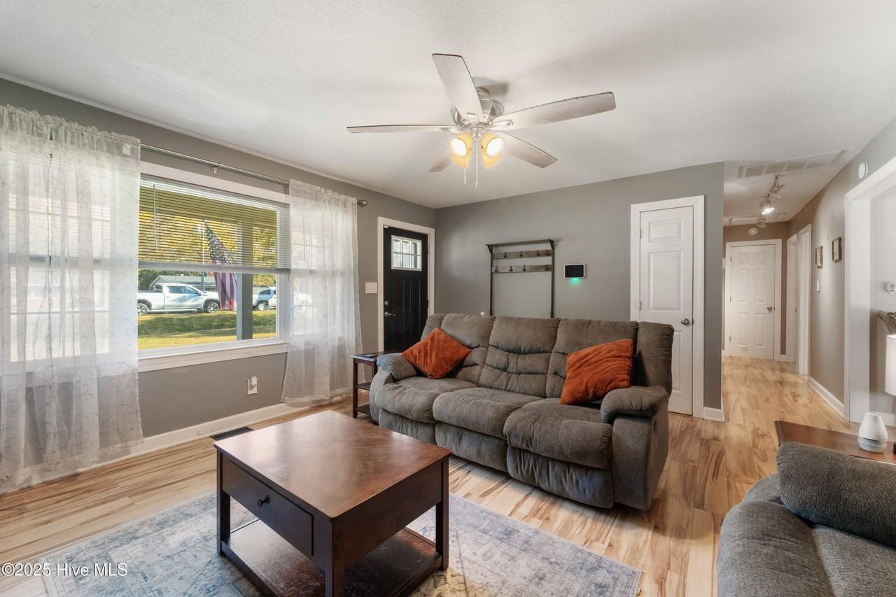 226 Church Rd - Photo 4 of 18