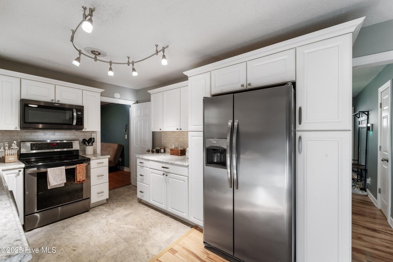 226 Church Rd - Photo 6 of 18