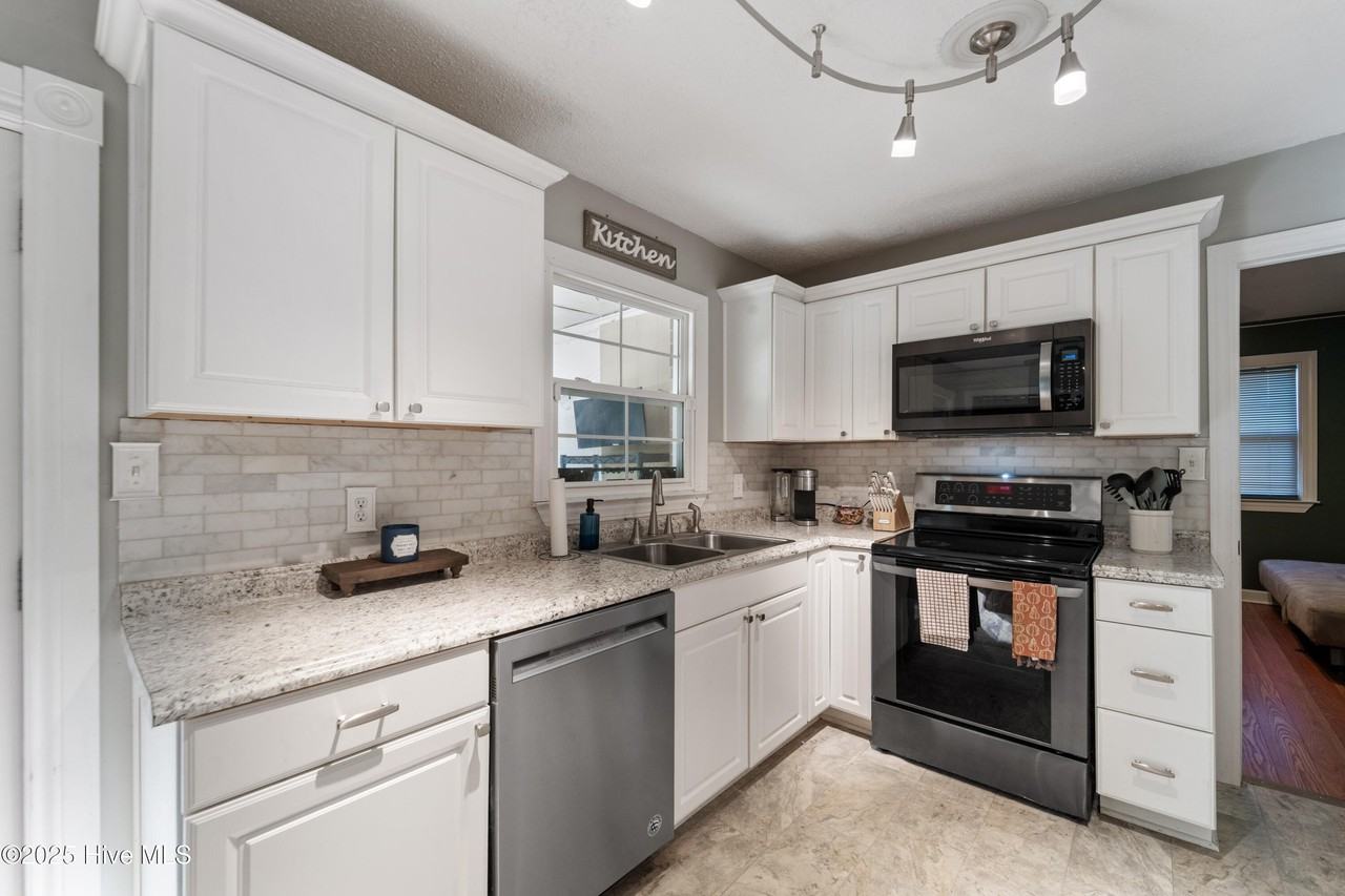 226 Church Rd - Photo 7 of 18