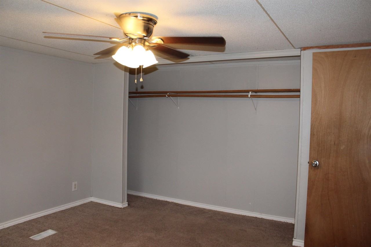 919 Austin St - Photo 3 of 7