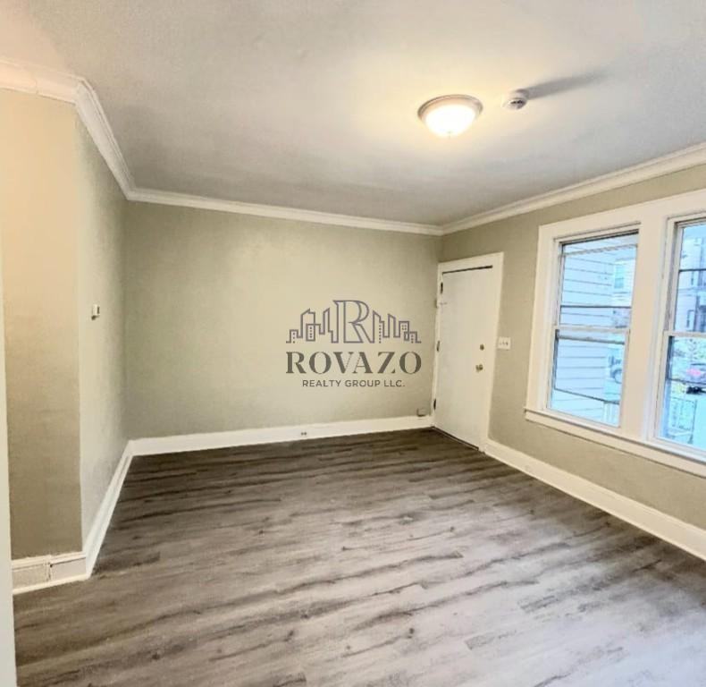 192 Shephard Ave #1 - Photo 7 of 8