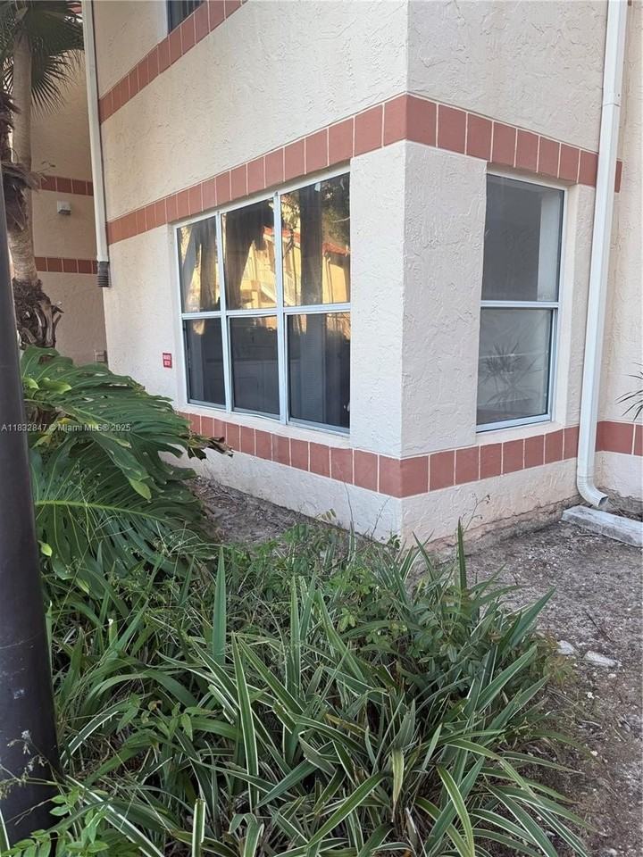 3320 Pinewalk Drive North #1715