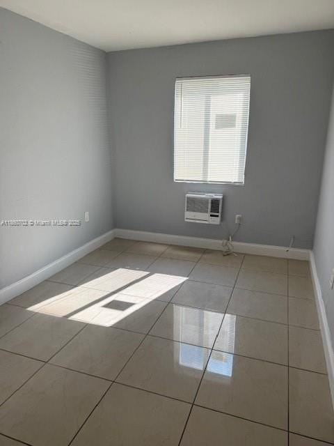 172 Northwest 12th Street #2 - Photo 5 of 11