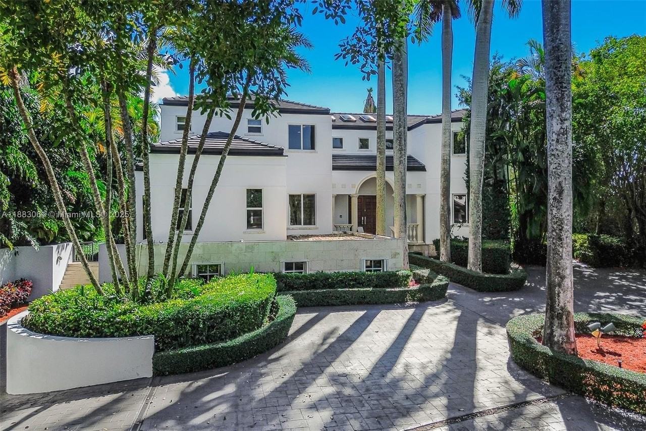 184 Paloma Dr - Photo 2 of 27