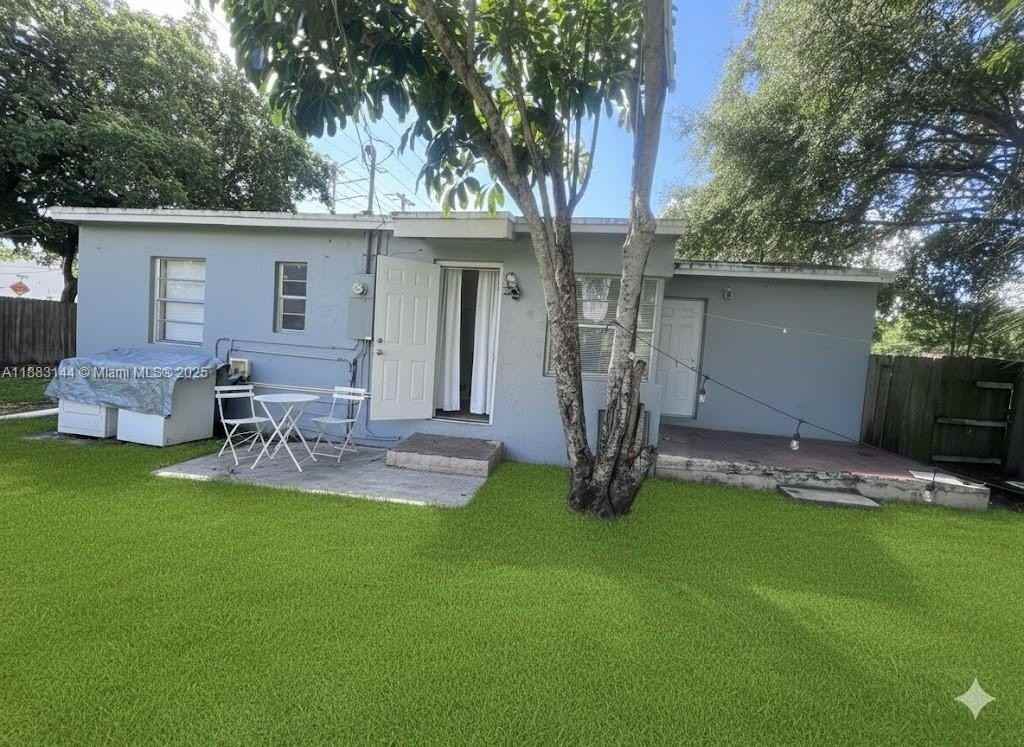 1385 Ne 129th St - Photo 6 of 19