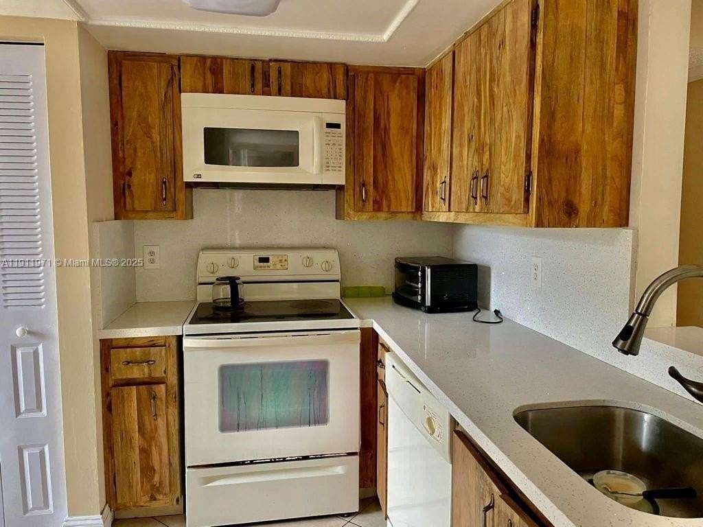 1040 Northwest 80th Avenue #205