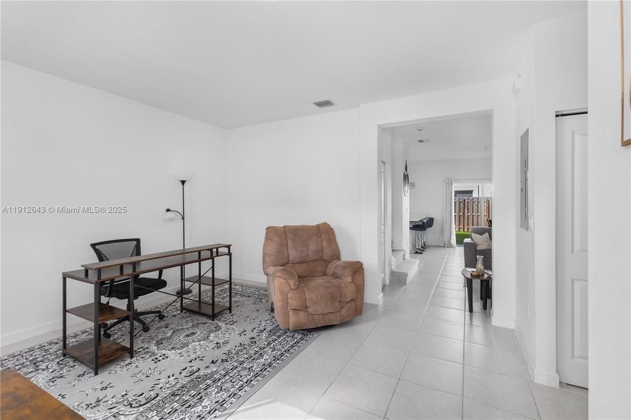 12150 Nw 23rd Ct #0 - Photo 5 of 46