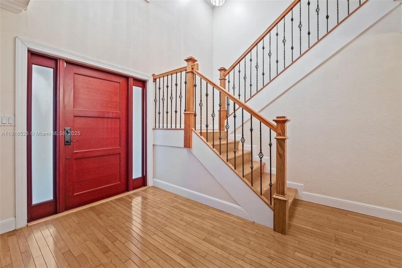 1211 Algeria Ave - Photo 5 of 30