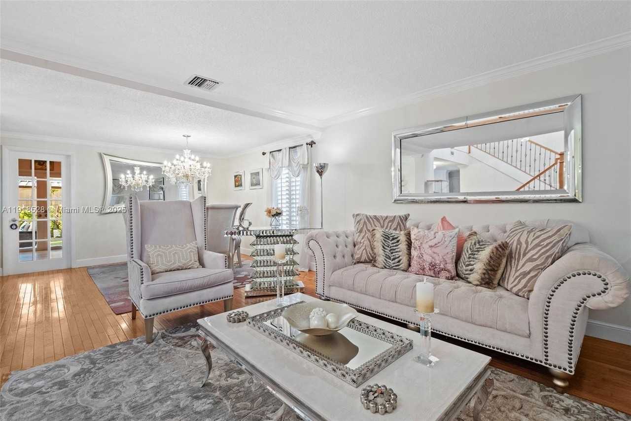 1211 Algeria Ave - Photo 7 of 30