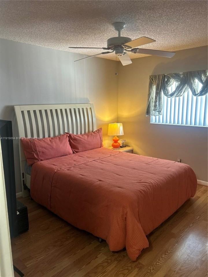 1166 6th Ave #D6 - Photo 4 of 8