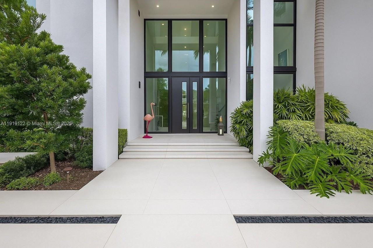 401 Lido Dr #401 - Photo 5 of 50