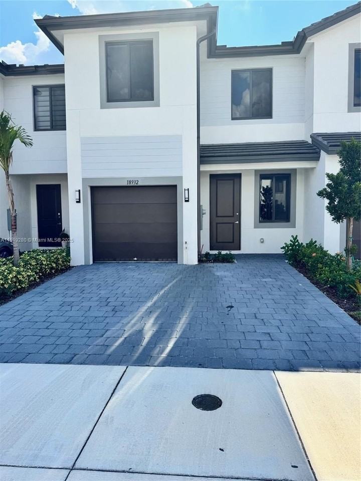 18932 Southwest 344th Terrace #18932 - Photo 4 of 18