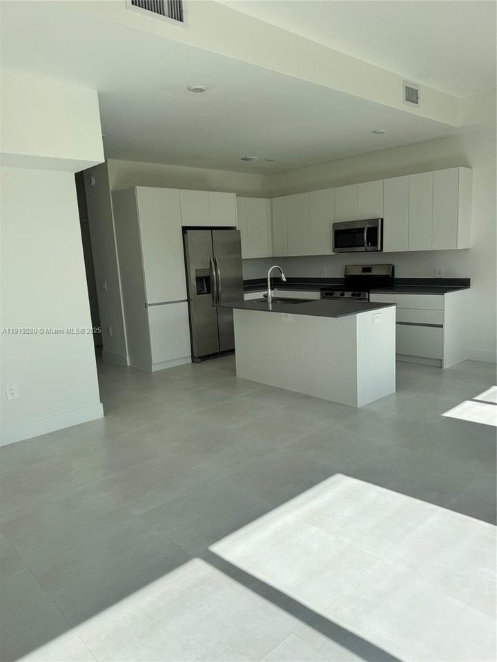 18932 Southwest 344th Terrace #18932 - Photo 7 of 18