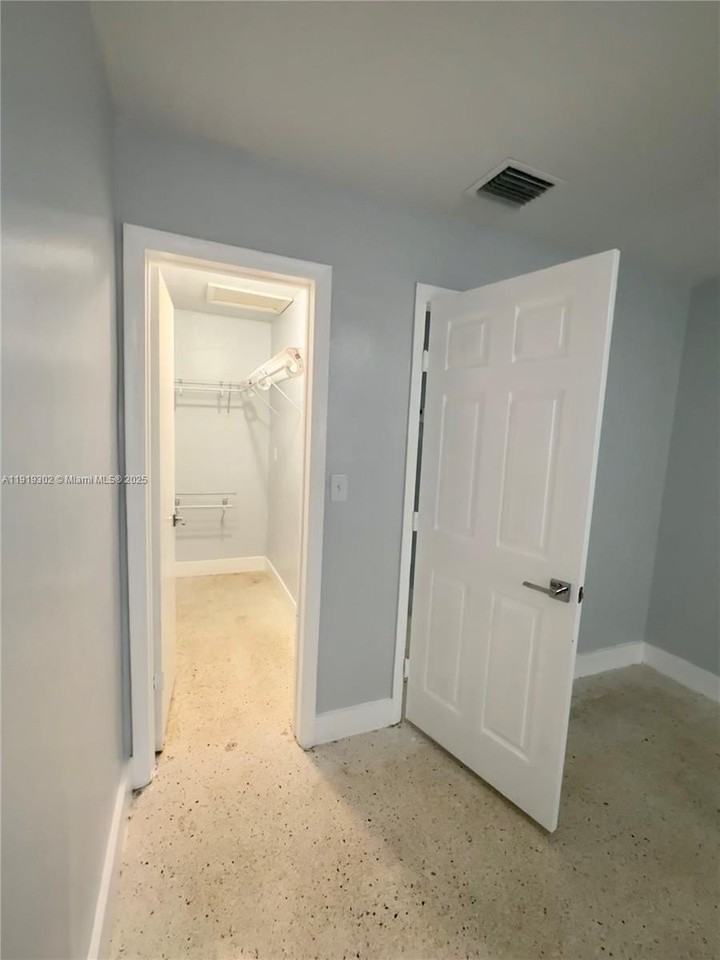 6130 Fillmore St #4 - Photo 4 of 5