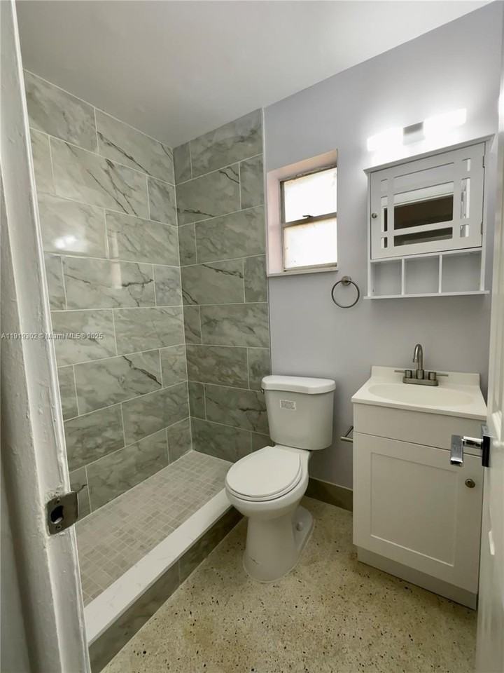 6130 Fillmore St #4 - Photo 5 of 5