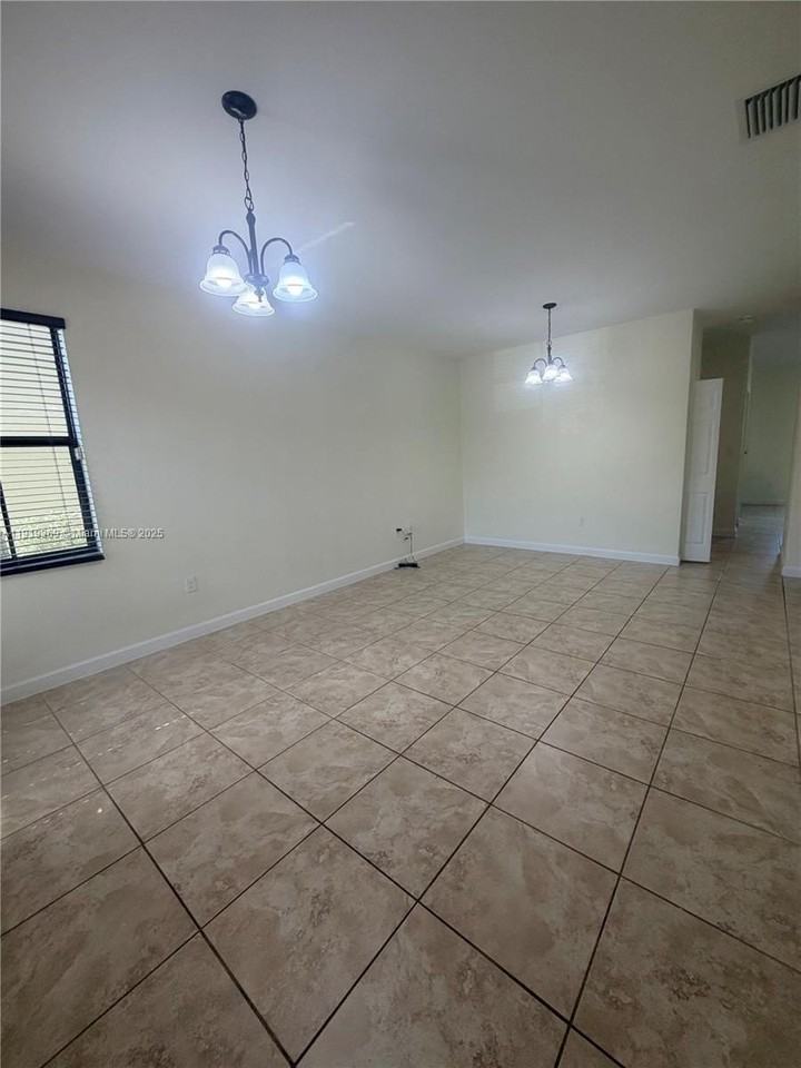 11347 Sw 232nd Ter - Photo 2 of 26