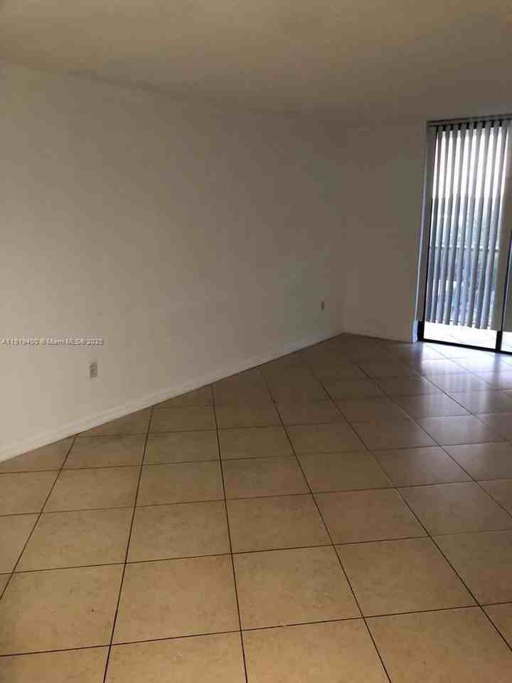 16950 16950 W Dixie Hwy A631 Hwy #631 - Photo 5 of 14