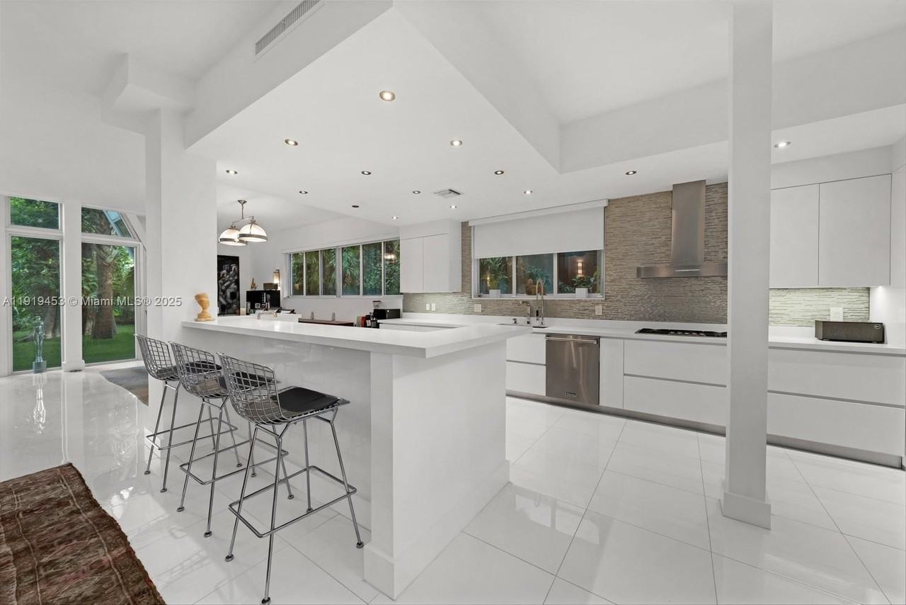 3861 Kumquat Ave - Photo 4 of 29