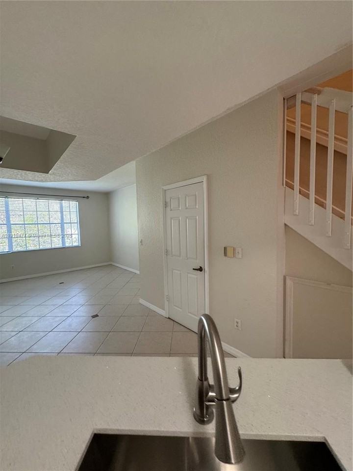 775 Sw 148th Ave #1606 - Photo 5 of 19