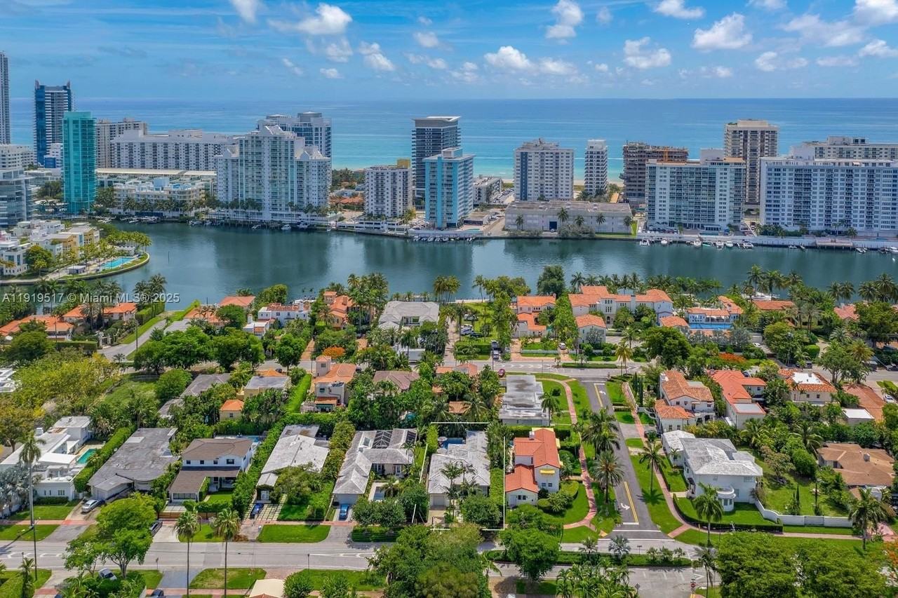 5915 La Gorce Drive - Photo 3 of 35