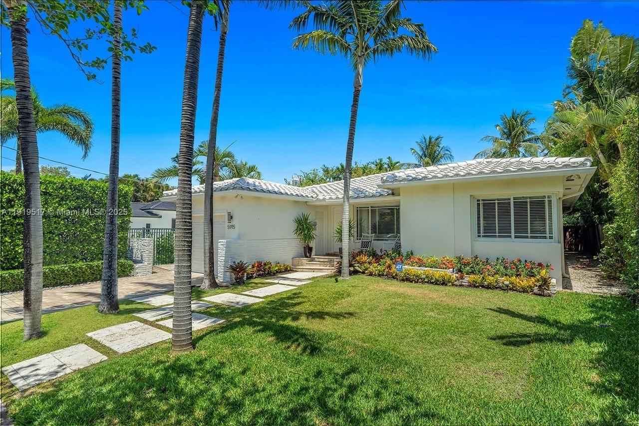 5915 La Gorce Drive - Photo 5 of 35