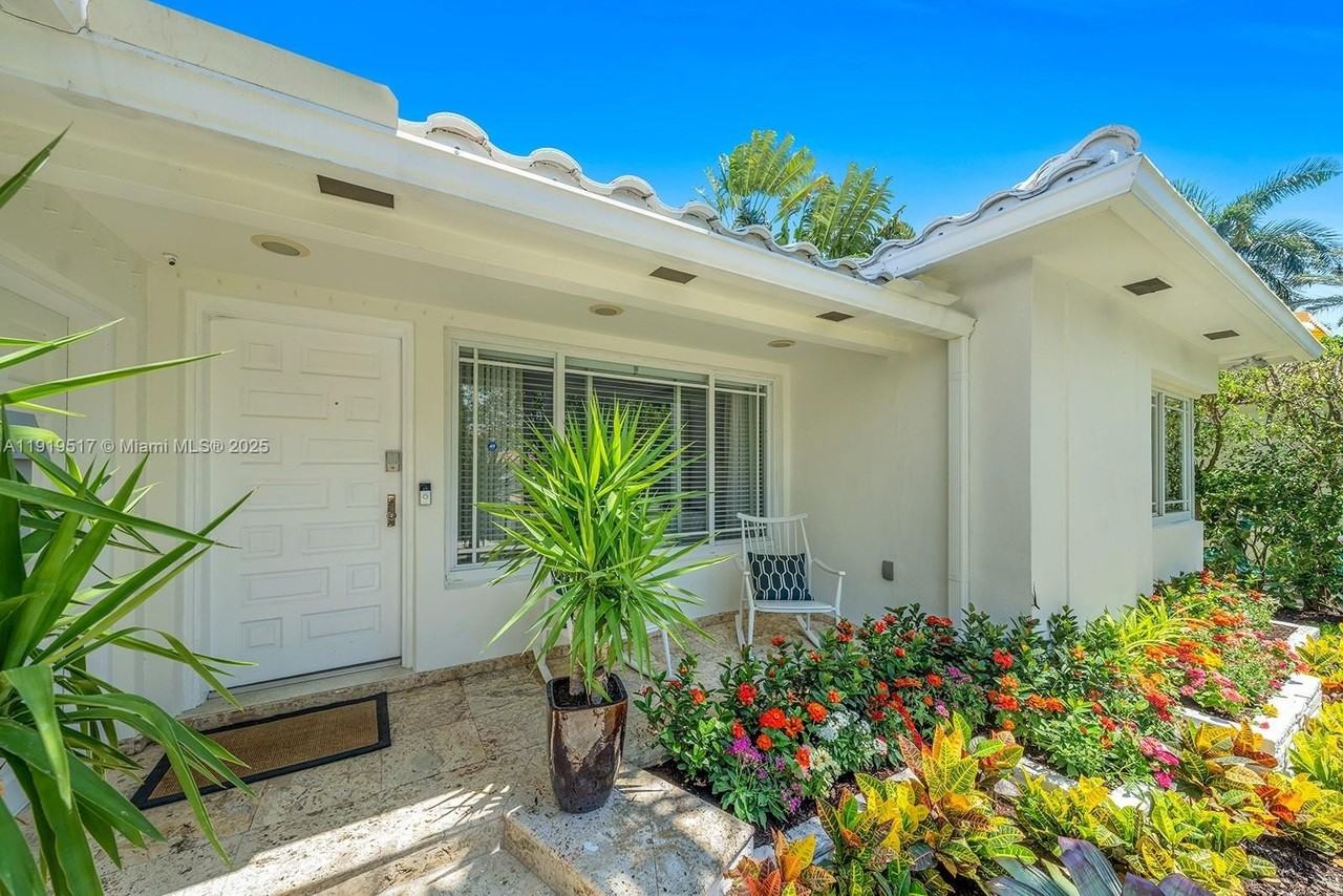 5915 La Gorce Drive - Photo 7 of 35