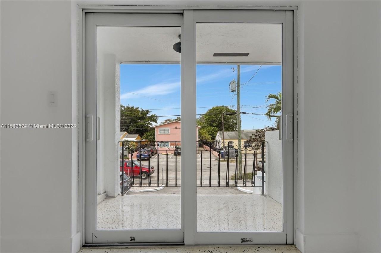 1927 Nw 20th Ave #2 - Photo 4 of 15