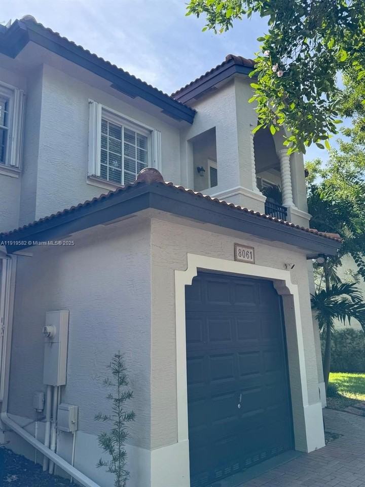 8061 Sw 119th Ct #0 - Photo 2 of 21