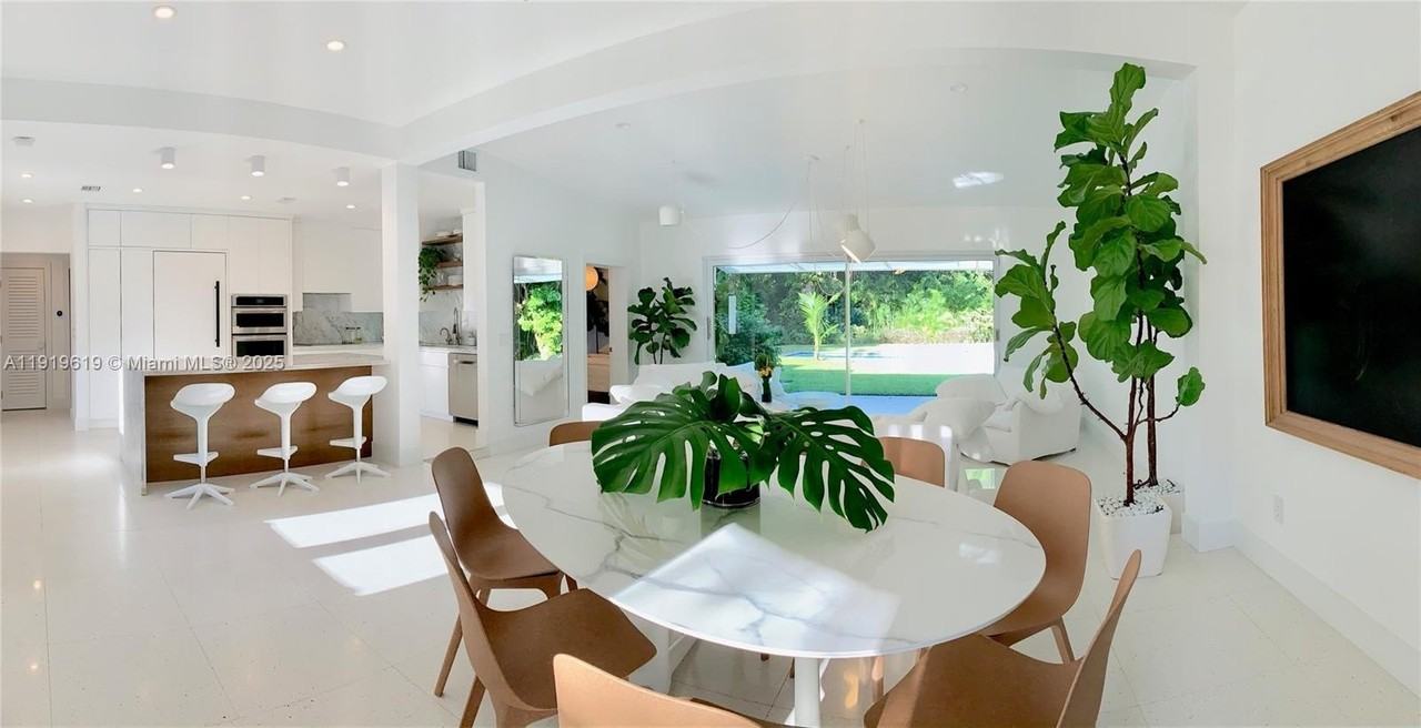 12020 Ne 5th Ave - Photo 2 of 13