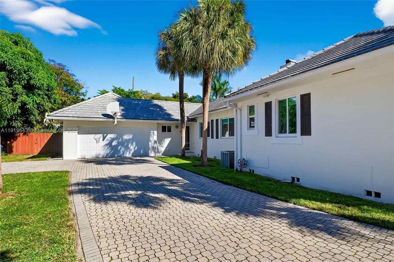 6731 Sw 138th St #0 - Photo 3 of 50