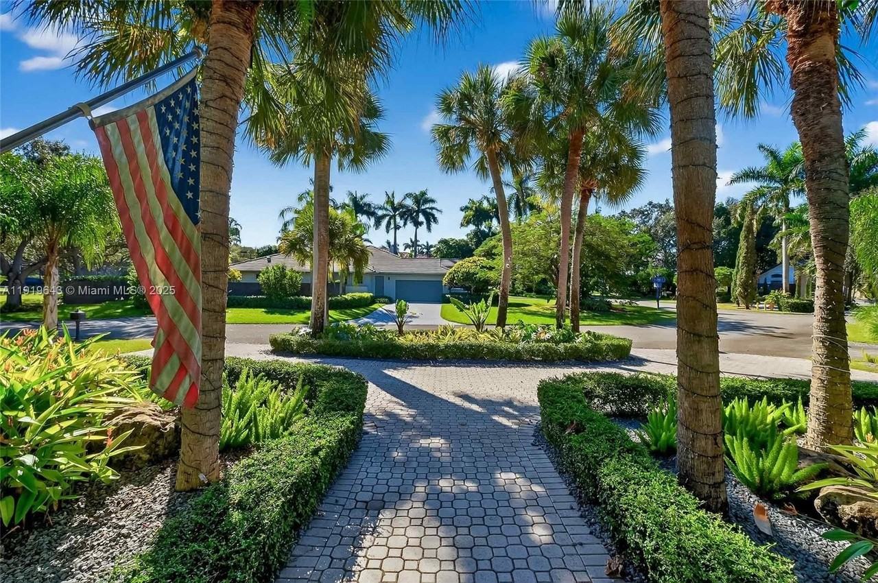 6731 Sw 138th St #0 - Photo 4 of 50