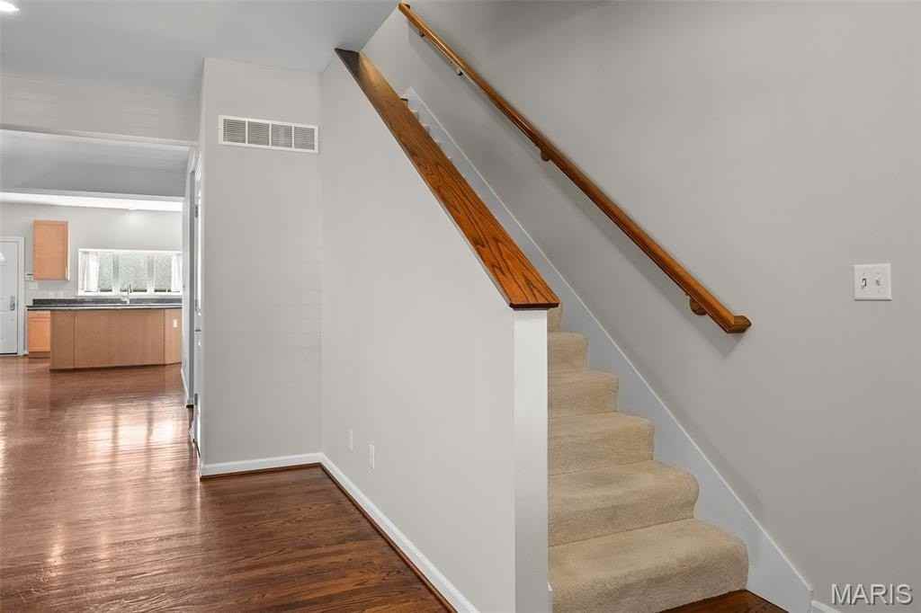 4104 Olive St - Photo 6 of 50