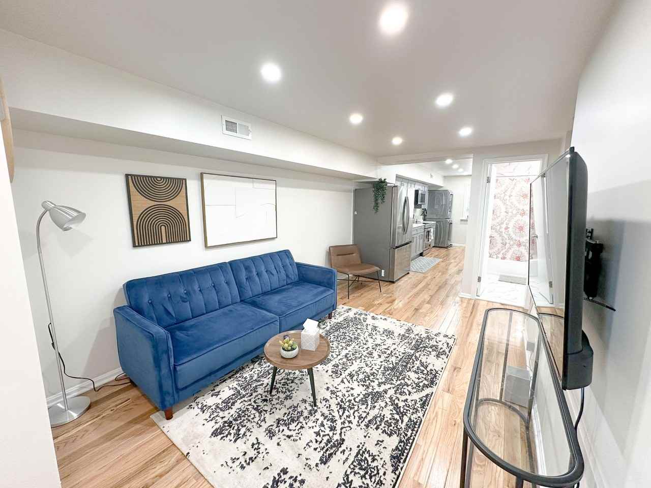 Hollins St - Photo 3 of 5