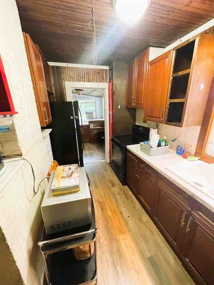 61 Prospect Ave - Photo 3 of 26