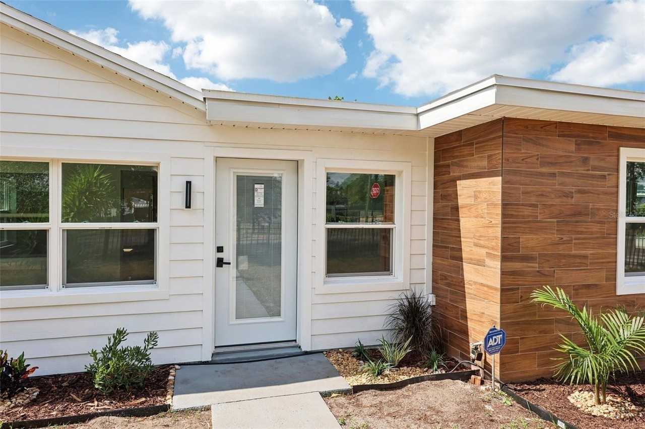 730 W Swoope Ave - Photo 4 of 50