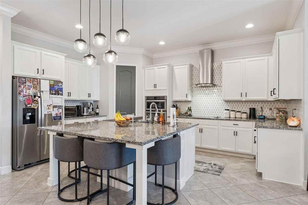 10151 Henbury St - Photo 7 of 35