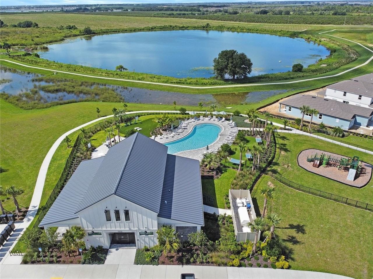 477 Waterford Dr - Photo 3 of 42