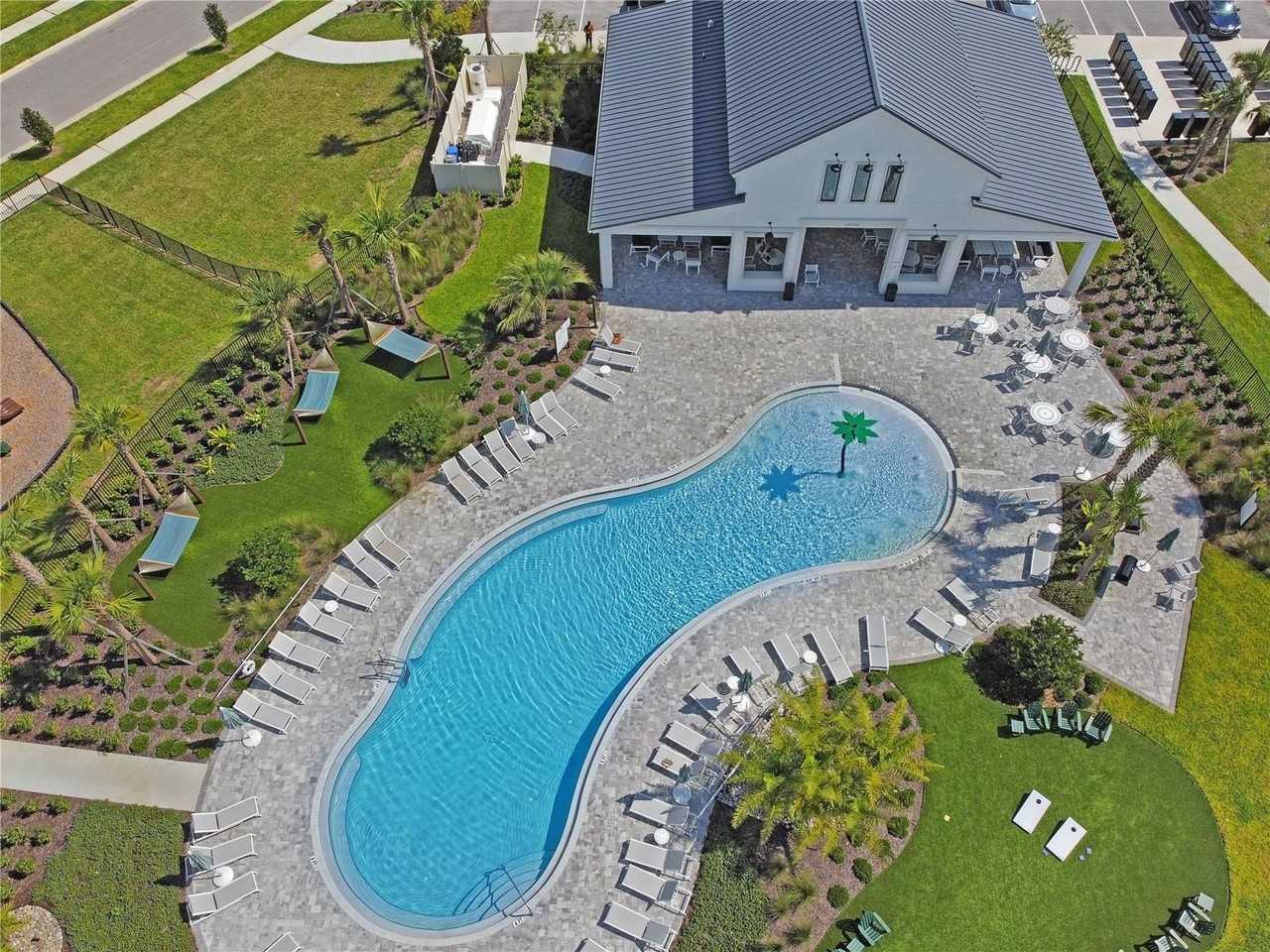 477 Waterford Dr - Photo 4 of 42