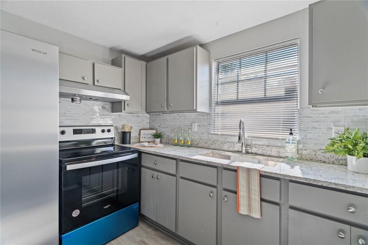 4220 E Powhatan Ave - Photo 7 of 28