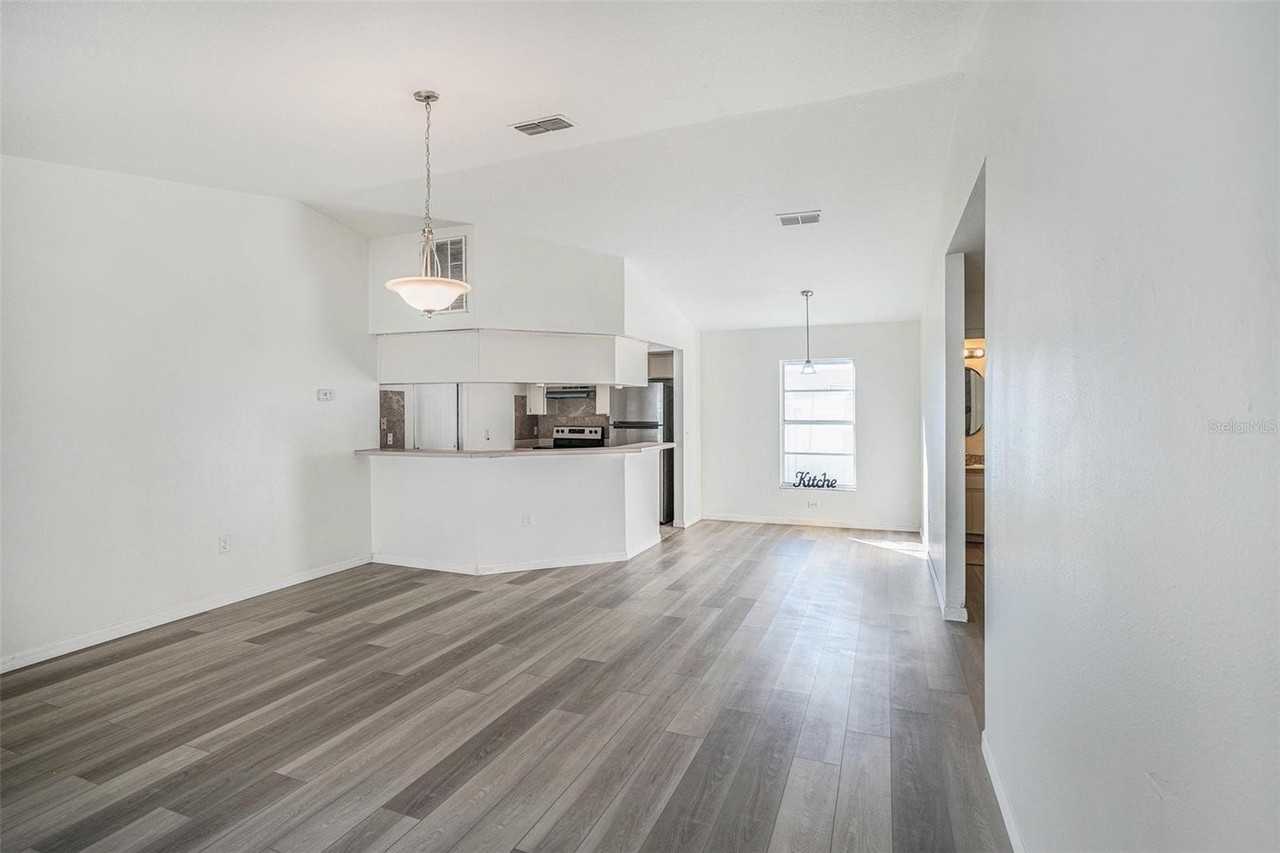 8512 Lazy River Dr - Photo 5 of 25