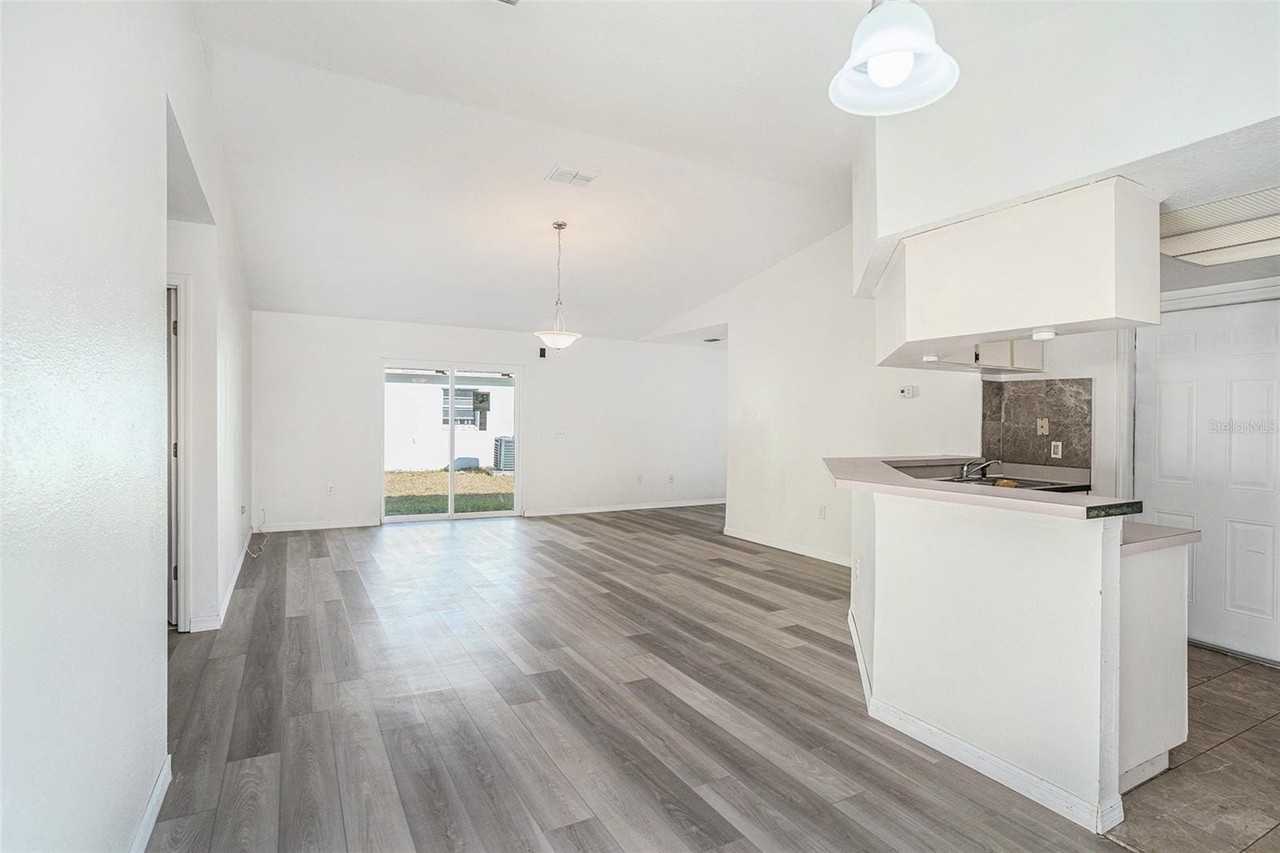 8512 Lazy River Dr - Photo 7 of 25