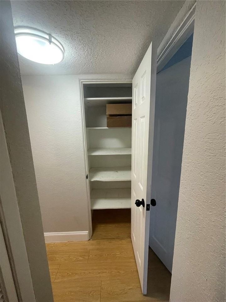 727 1/2 Edgewater Dr - Photo 6 of 22