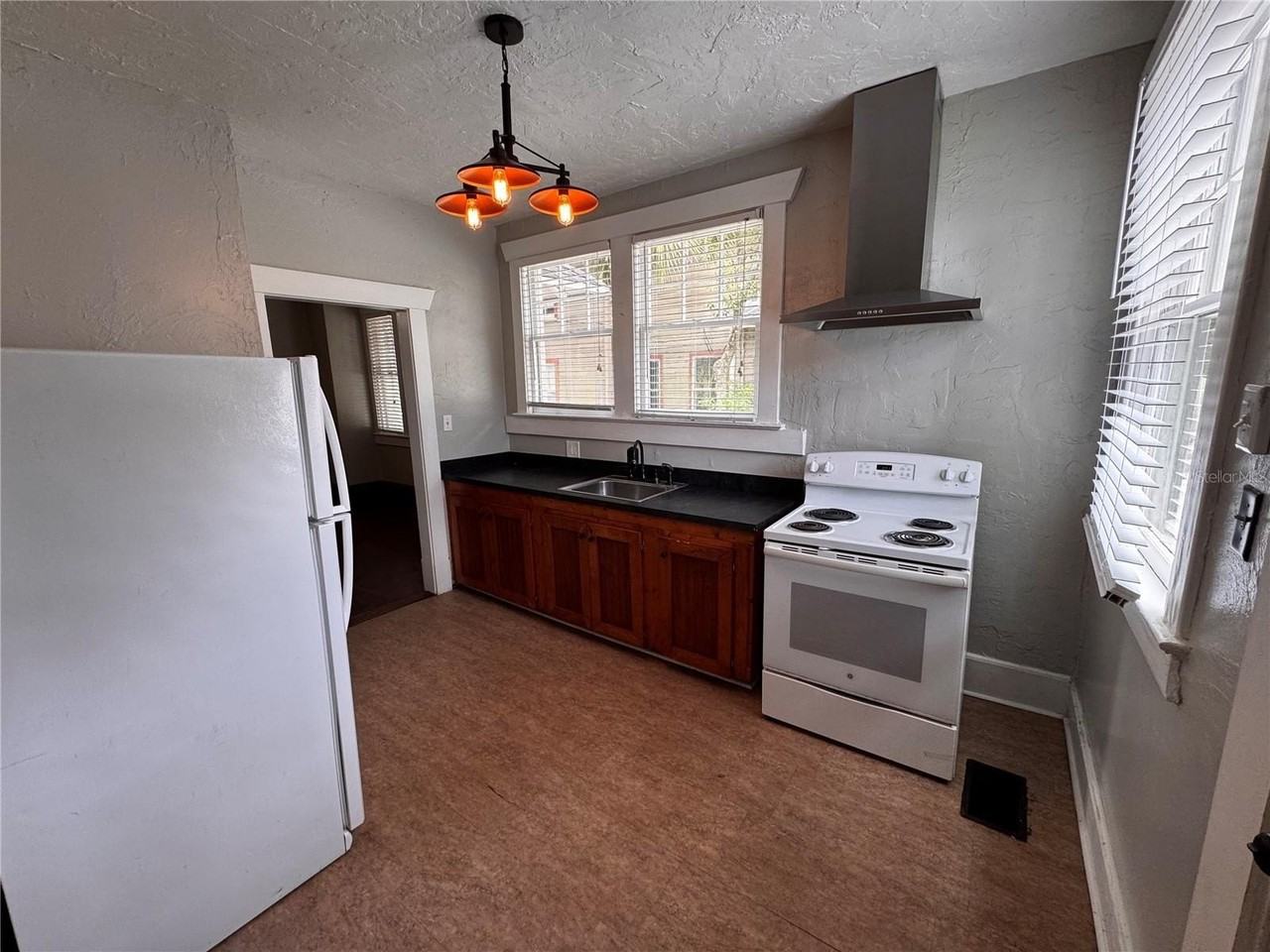 210 W Wisconsin Ave #A - Photo 4 of 11