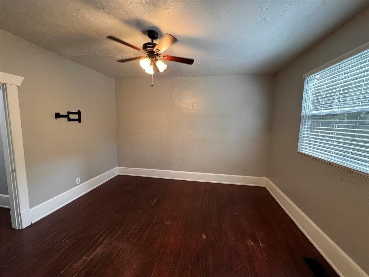 210 W Wisconsin Ave #A - Photo 5 of 11