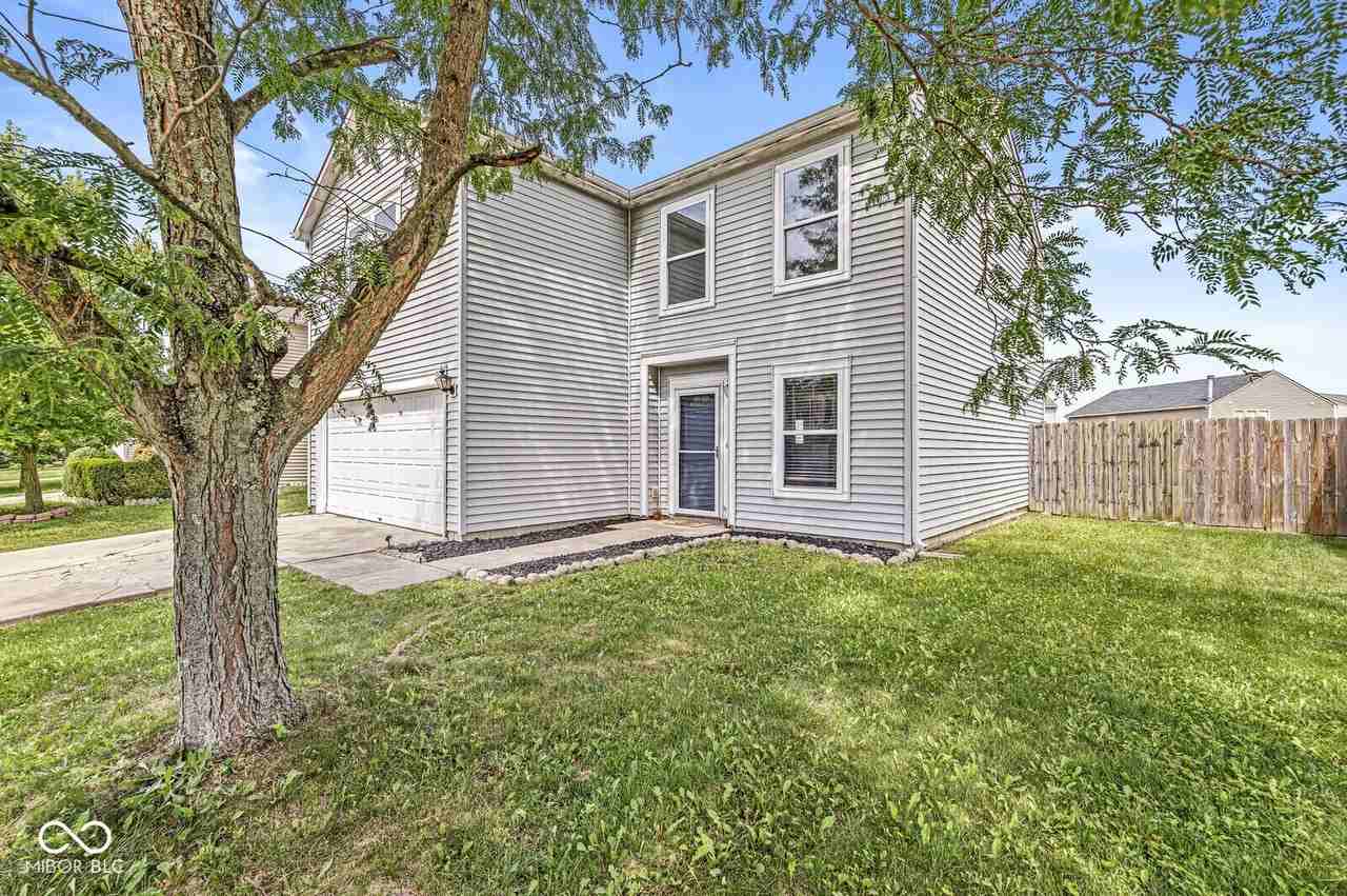 7928 States Bend Dr - Photo 4 of 38