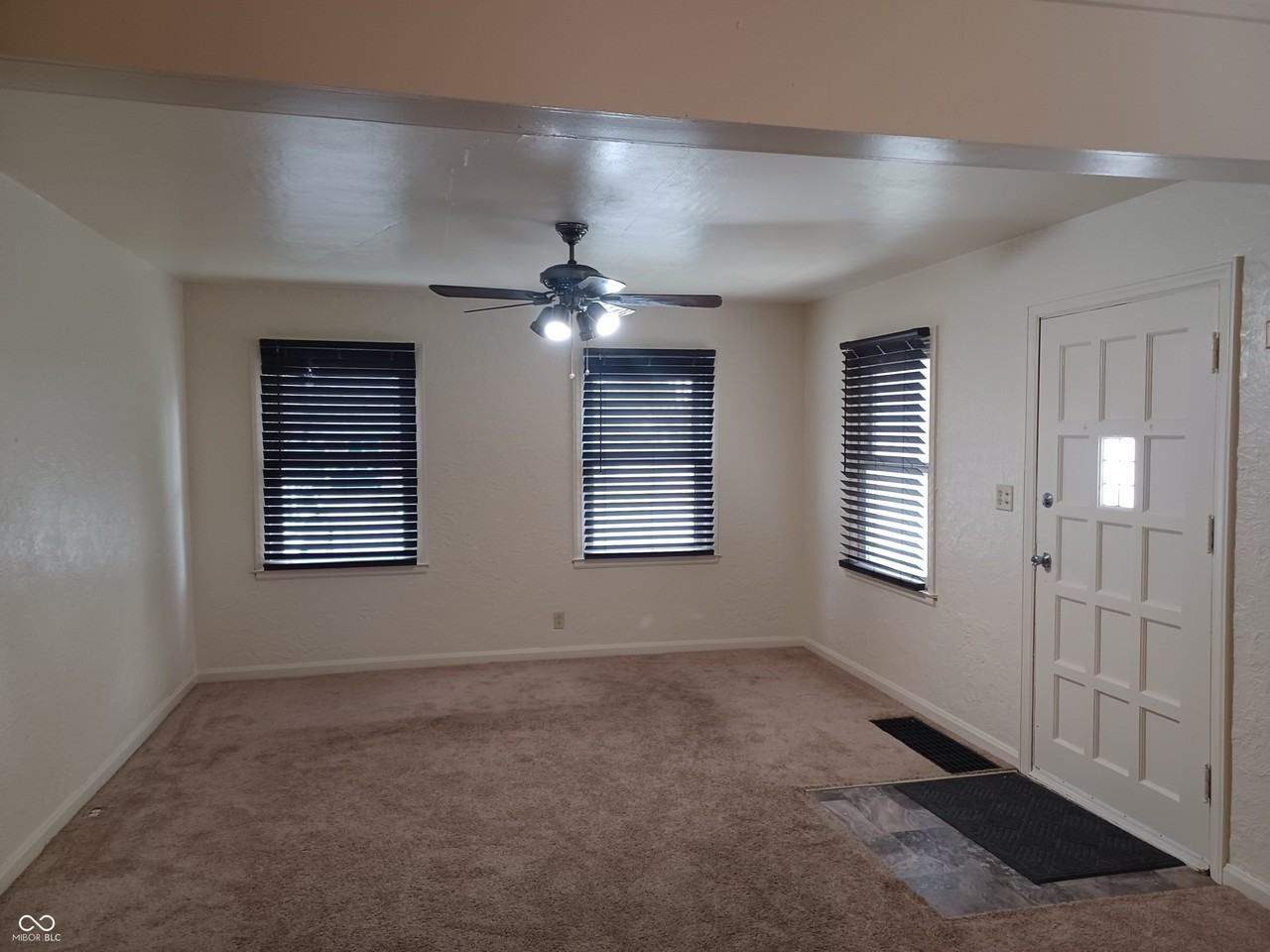 8750 E New York St - Photo 5 of 30