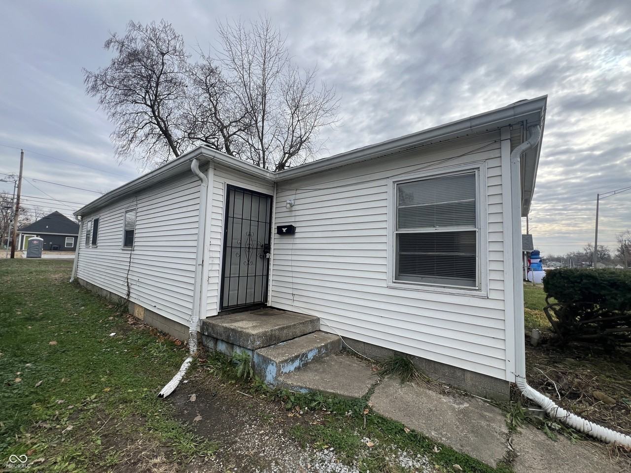 1919 S Keystone Ave - Photo 2 of 17